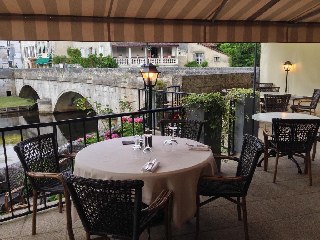 Hotel Restaurant Charbonnel Brantome Exterior photo