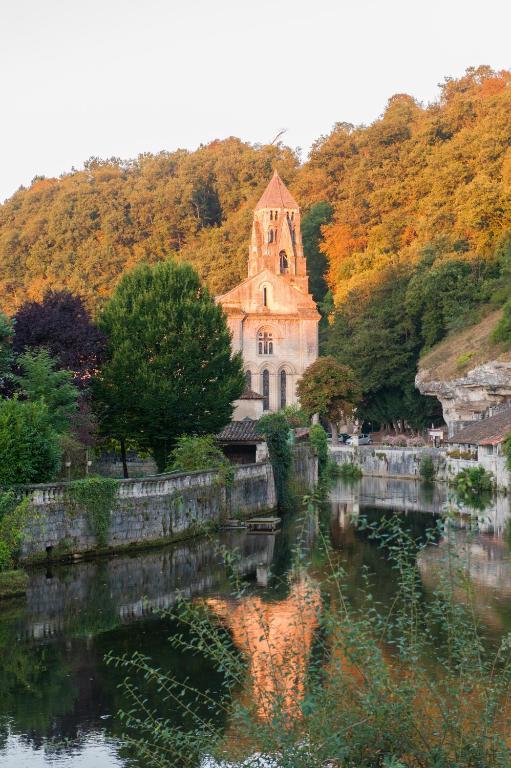 Hotel Restaurant Charbonnel Brantome Exterior photo